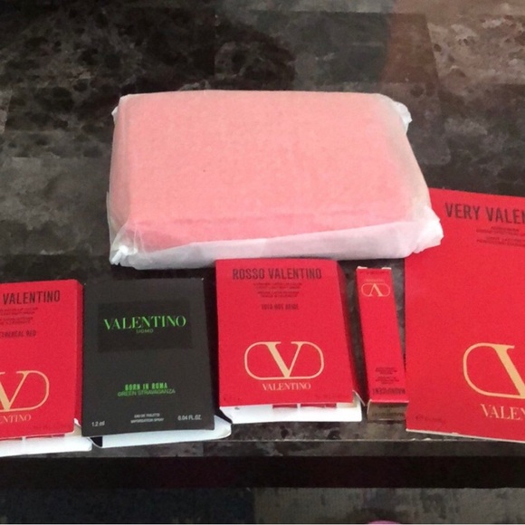 Valentino beauty set - Picture 3 of 14